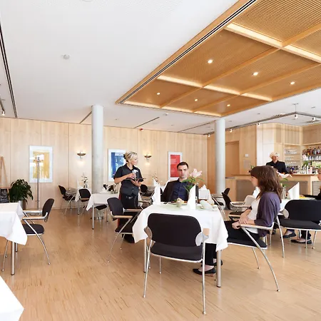 Akademiehotel מלון 3*
