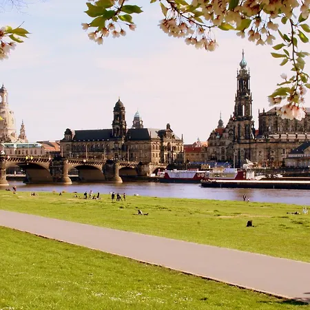 Hotel Akademiehotel 3*